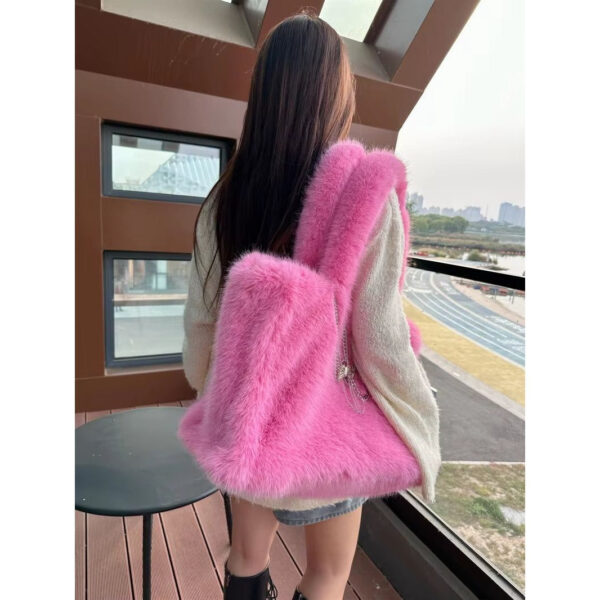 Designer Fluffy Plush Shoulder Bag Warm Faux Mongolian Fur Handbags for Women Brands Large Hobo Shopper Heart Shaped Purses - Image 2