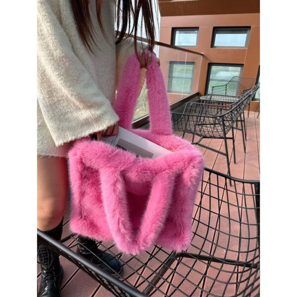 Designer Fluffy Plush Shoulder Bag Warm Faux Mongolian Fur Handbags for Women Brands Large Hobo Shopper Heart Shaped Purses - Image 3